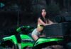 Syndel Chacolla amante de las motos y cuadras en sesión de fotos
