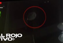 Supuesta fantasma de mujer atemoriza Galería en la Av 6 de Agosto, dicen se pasea entre las ropas